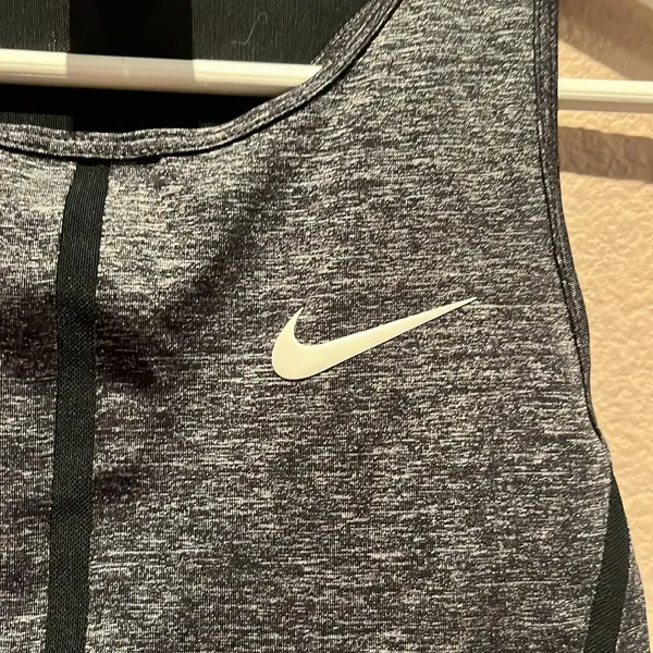 NIKE PRO HYPERCOOL Women’s TANK TOP DRI FIT CROPPED GREY BLACK MESH Size Small - Image 4