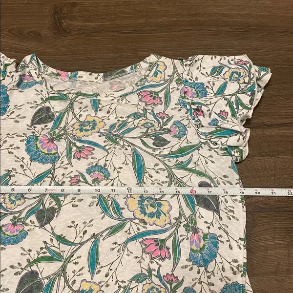 Women’s LOFT White Ruffle Sleeve Casual Top w/ Floral Print, Size Medium - Image 3