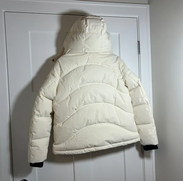 Large  ski coat/snowboard coat - Image 7