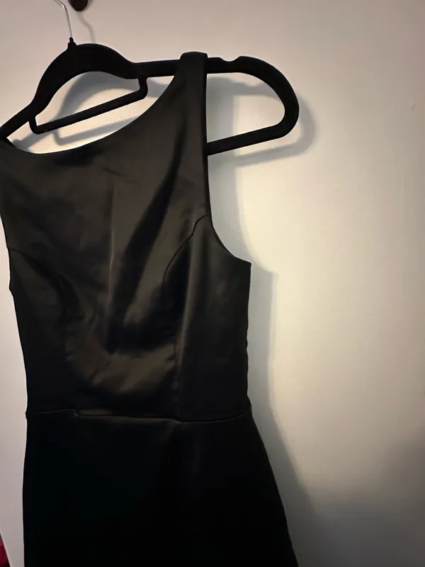 Abercrombie and Fitch Black Backless Dress - Image 5