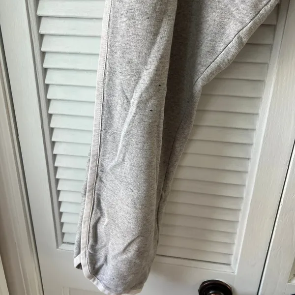 Tommy Bahama woman’s sweatpants size XL‎ - Image 3