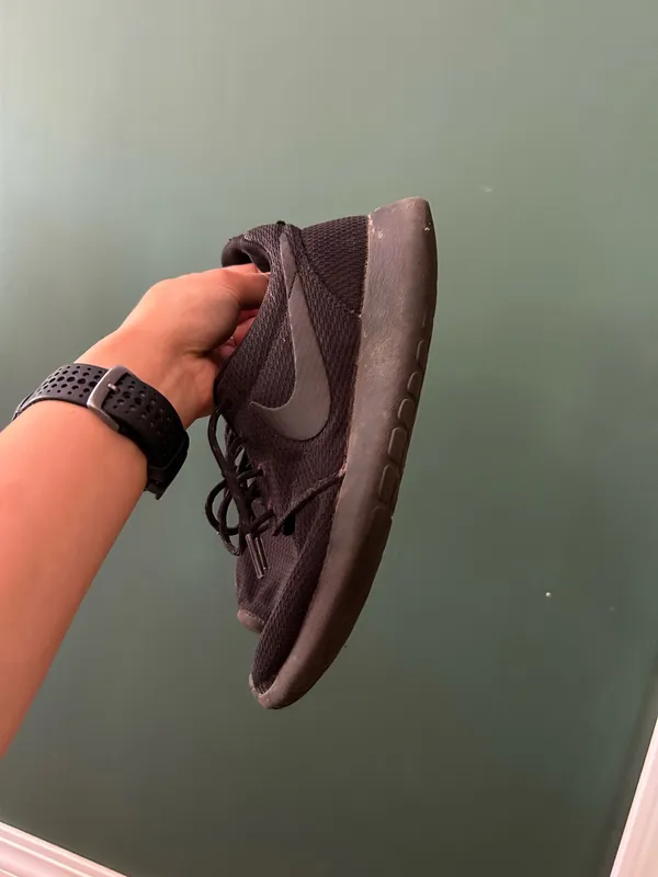 Nike roshes 7.5 - Image 3