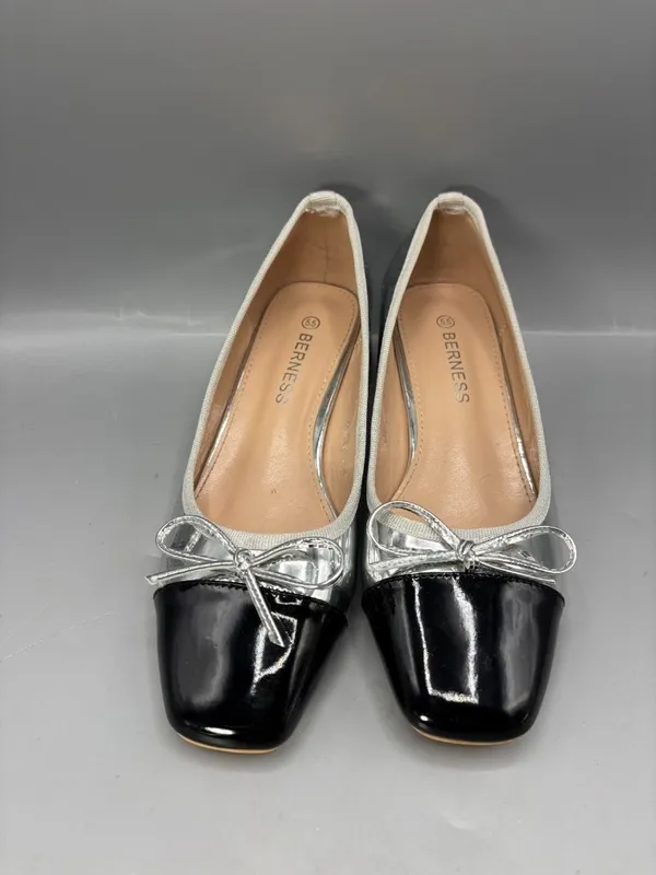 Berness Marie Pumps Women 5.5 Silver Black Patent Bow Details Slip On Block Heel - Image 3