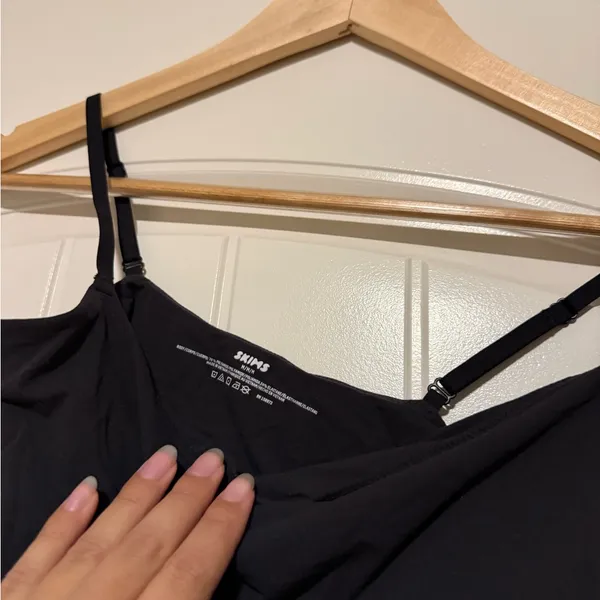 NWT SKIMS Fits Everybody Black Cropped Top - Image 5