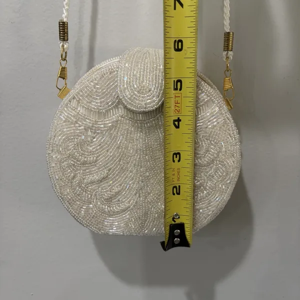 vintage white beaded‎ round Shape Structured purse Gold Hardware Formal Fancy - Image 5