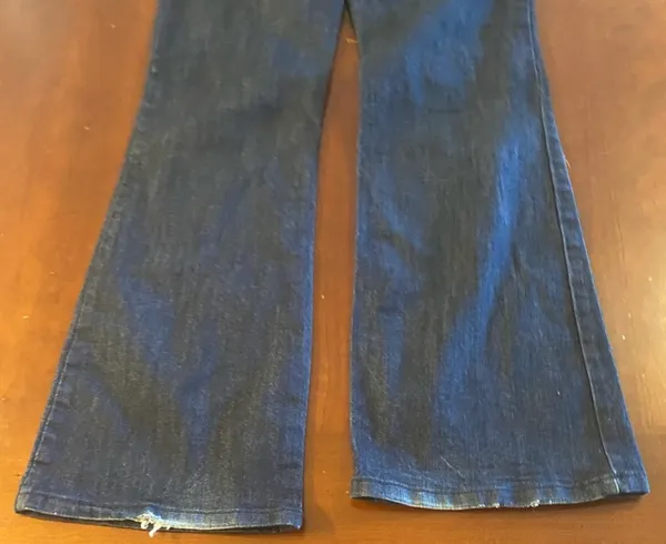 Indigo ladies maternity pants are size Medium. - Image 7