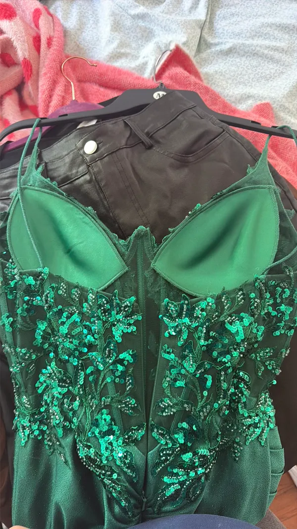 Boutique Green Sequin Prom Dress - Image 10