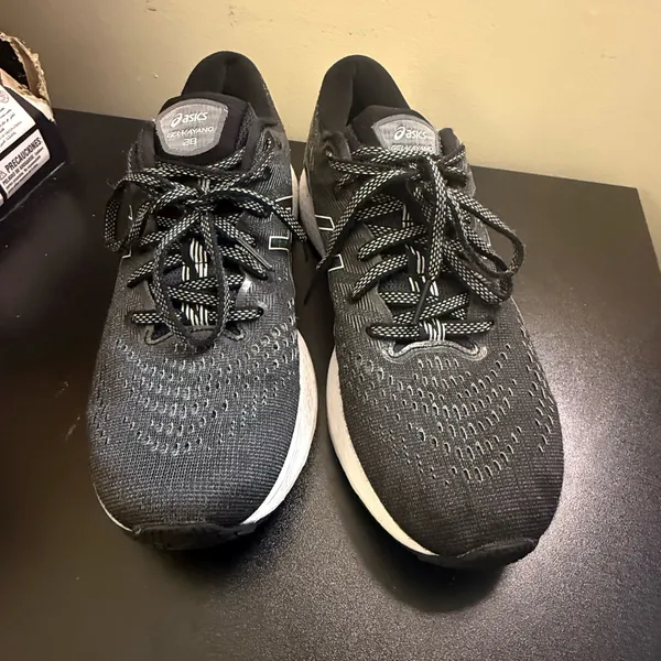 Asics Gel-Kayano 28 Black White Athletic Running Shoes Women's Size 8.5 - Image 2
