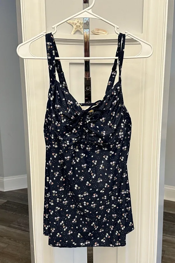 Woman’s Swimwear Sz 16 Flattering Tankini Top Navy Blue Floral Adjustable Straps - Image 6