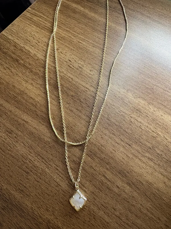 Kendra Scott Necklace Gold - Image 4