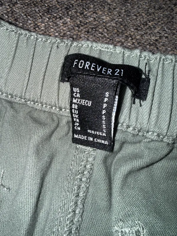 Forever 21 Pants Cargo Green - Image 5