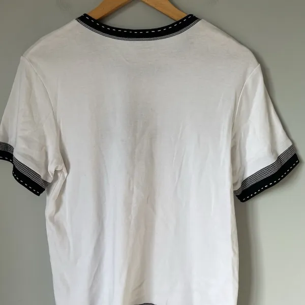 T & Company Vintage Embroidered T-Shirt Top Floral Print 100% Cotton Size Medium - Image 4