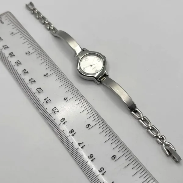 Retro Silver Watch - Image 3