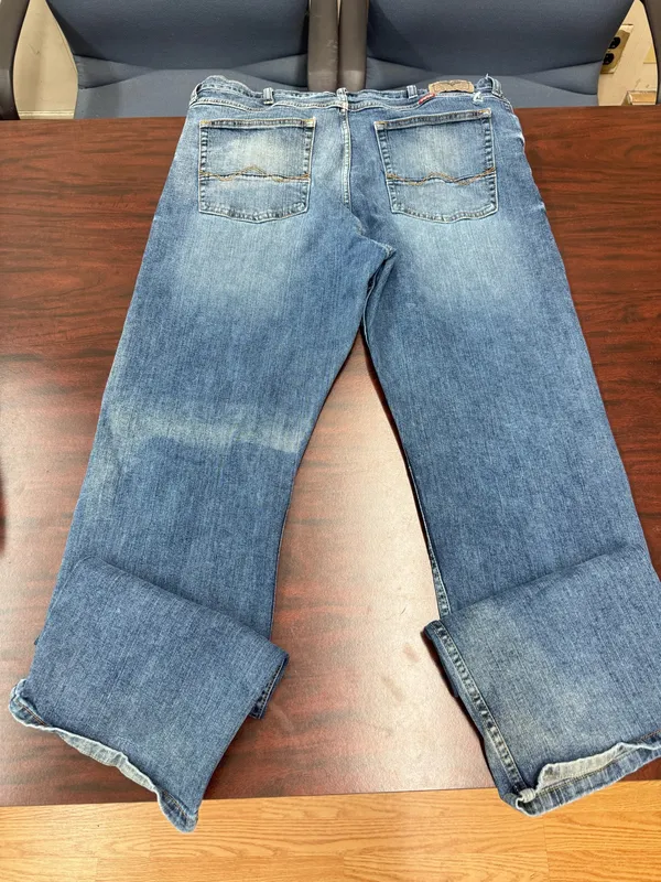 Wrangler Relaxed Boot Cut Mens Jeans Size 36x34 - Image 5