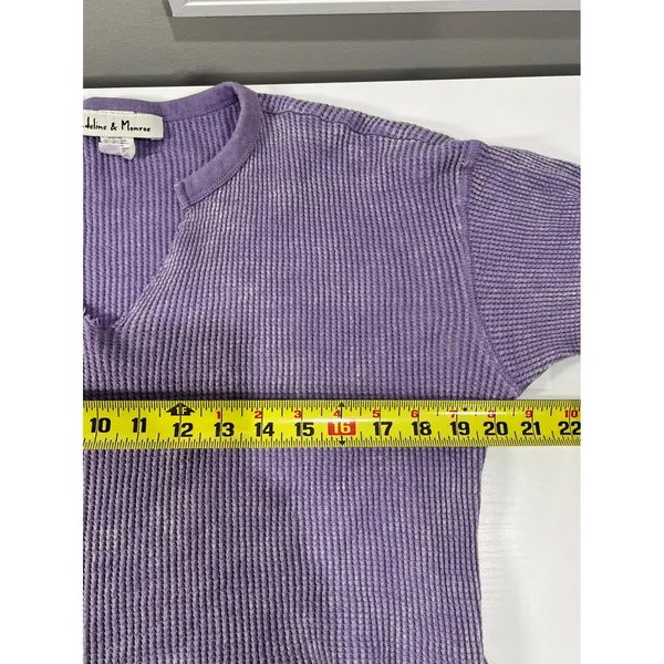 Madeline &‎ Monroe Purple Waffle Knit Cropped V Neck Long Sleeve Top Size M - Image 8