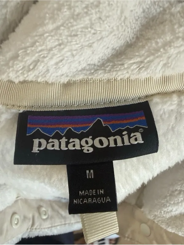 Patagonia Women’s Fleece Jacket White Size M Quarter Button Up - Image 9