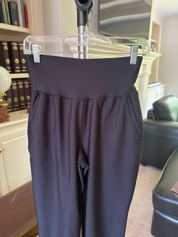 Old Navy High waisted powersoft pocket joggers - Image 2