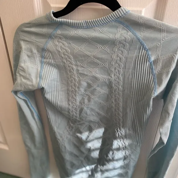 Rest Less Cable Knit Textured Athleisure Top size S - Image 3