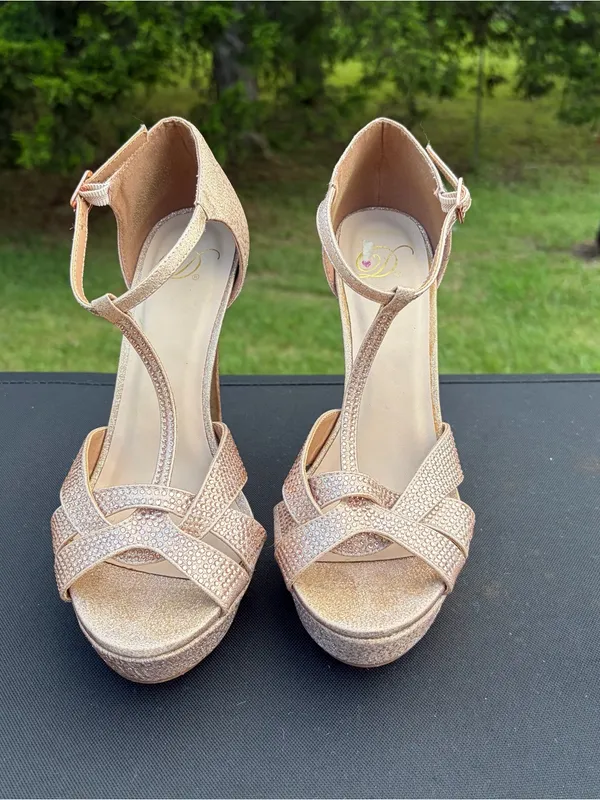 Heart in D rose Gold Glitter T Strap platform heels Sz 8.5 party holiday dance - Image 2