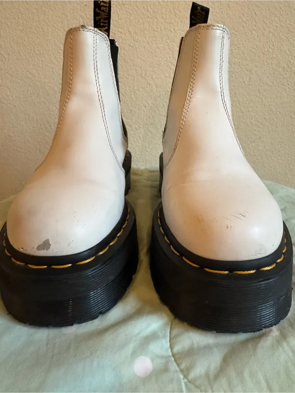 Dr. Martens 2976 Quad Chelsea boots in white, platform sole size 7 - Image 3
