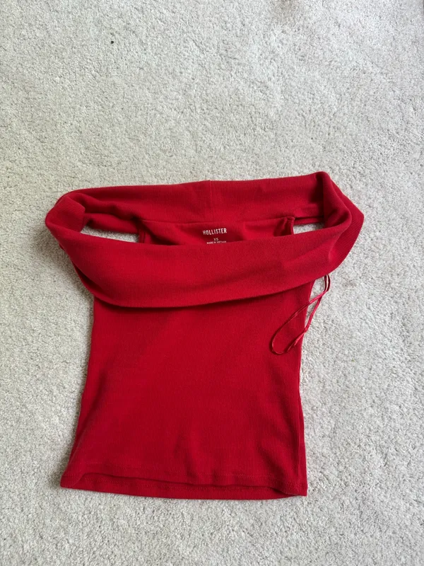 Hollister Off-The-Shoulder Top - Image 2