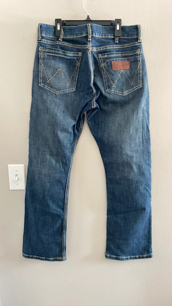 Men’s Wrangler Retro Slim Bootcut Jeans - Image 2