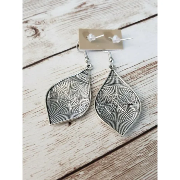 Patterned Silver Tone Dangle Earrings - Image 3