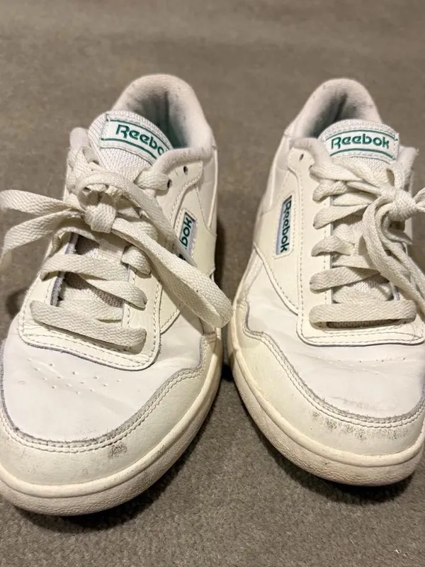 White / Green Reebok sneakers. Size 7. - Image 4