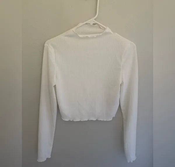SheIn Long sleeve lettuce trim crop top - Image 2