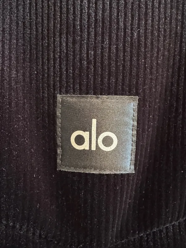 Alo Yoga Ribbed Velour Mountain Side Puffer Vest Small - Image 7