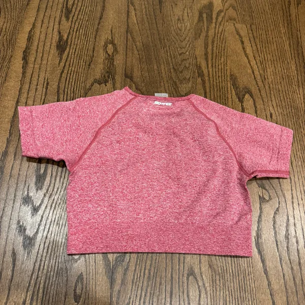 Bo+Tee Womens Batch A Melange Red Seamless Short Sleeve Crop Top Size Small NEW - Image 2