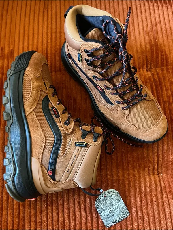 Vans Brown and Black High-Top Hiking Boots - Image 4