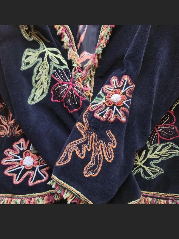 Vandana Black Velvet Embroidered Blazer with Floral Design - Size XL EUC - Image 5