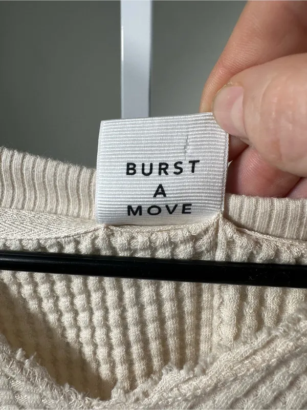S77. Aerie Cream Waffle Knit V-Neck Sweater - Image 3