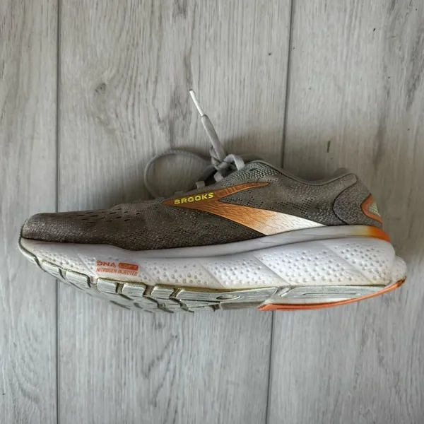 Brooks Ghost 16 Womens Size 7.5 White Orange Athletic Running Shoes‎ Sneakers - Image 9