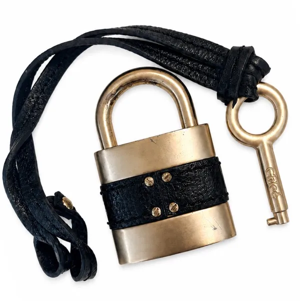 CHLOE PADDINGTON Black Leather / Gold Tone Metal Large Padlock & Large Gold Key - Image 8