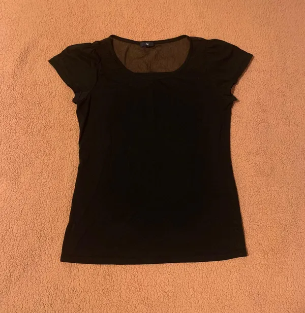 Gap Sheer Detailed Black Tee - Image 4