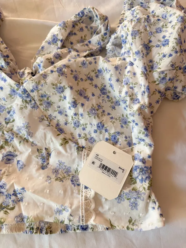 Altar’d State Ivory And Blue Floral Puff Sleeve Tie Back Top Size Small - Image 4
