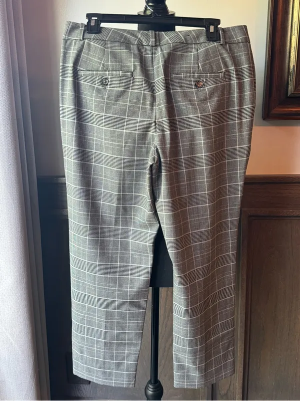 Banana Republic Avery pants 10 petite nwot - Image 2