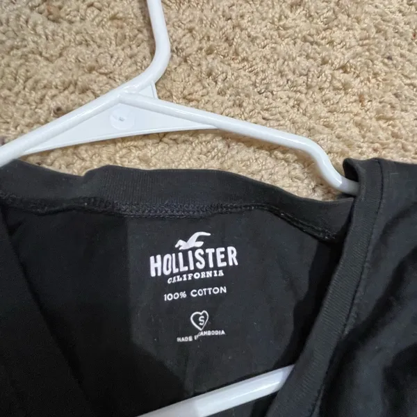 Hollister  short sleeve - Image 2