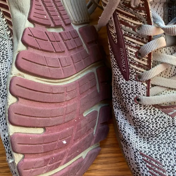 Brooks Women Shoes Tennis Athletic Wear Size 11 Purple Grey Footwear Casual - Image 3