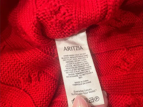Aritzia Red Cable-Knit Cropped Crewneck Sweater - Image 5