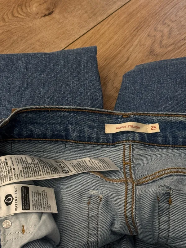 levis straigh leg jeans - Image 2