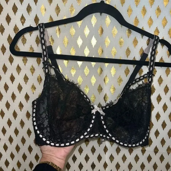 Victoria’s Secret dream angels push-up without padding lacy bra size 36DD - Image 2