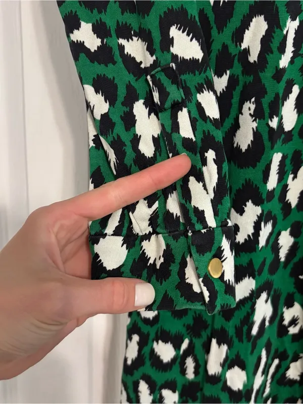 Diane Von Furstenberg 100% Silk Leopard Green Dress - Image 3