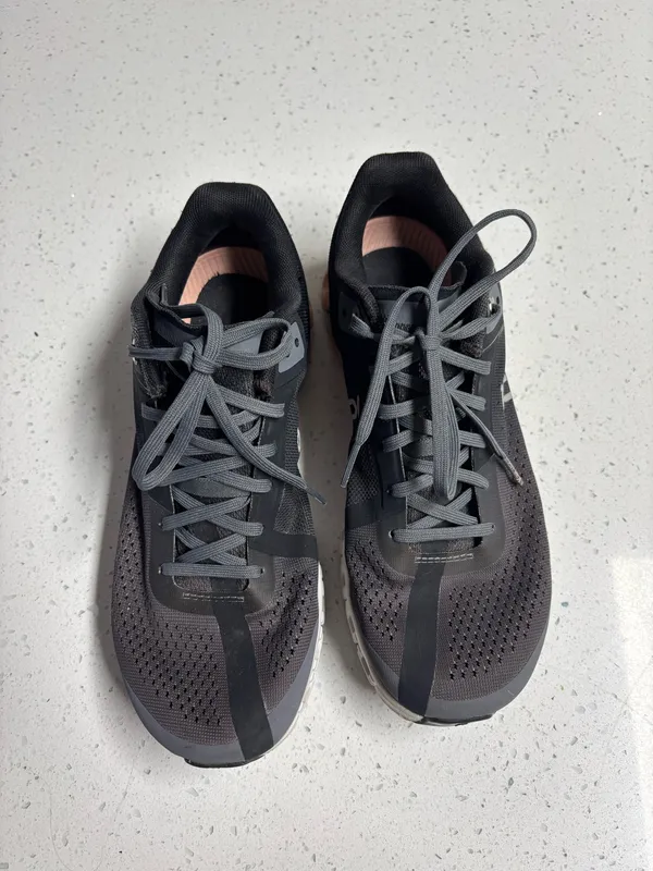 On Cloud Cloudflow Women’s Running Shoes - Image 2