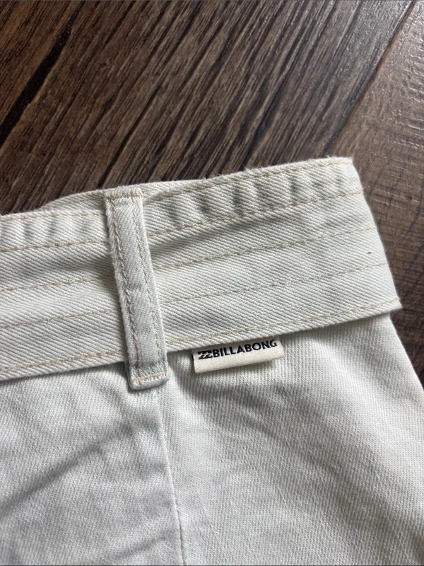 Billabong Light Wash High-Waist Denim Belted Shorts Tie Waist Cuffed Sz 28 Jorts - Image 7