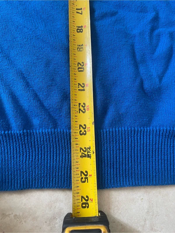 Express Women's Bright Blue Crewneck Sweater - Image 6