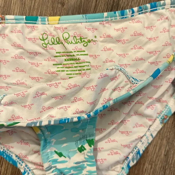 Lily Pulitzer bikini set size XXS in both top and bottom - Image 3