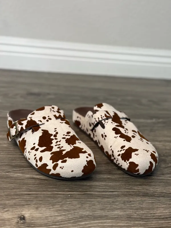 MIA Gipsy Cow Print Buckle Clog Mules Size 7.5 - Image 4